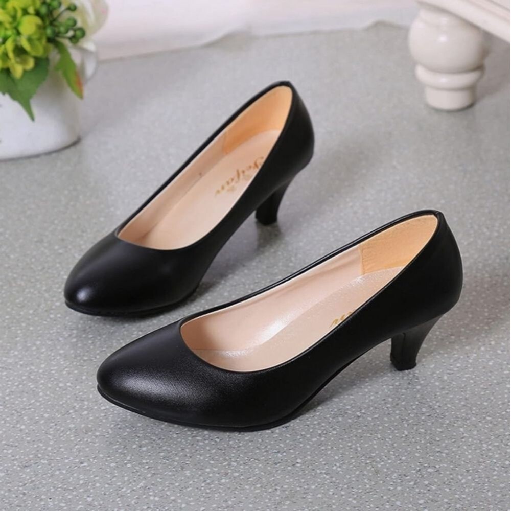 Feifan Black Slip On Pointed Toe 2in Stiletto Heels Euro 38/US 7.5 EUC